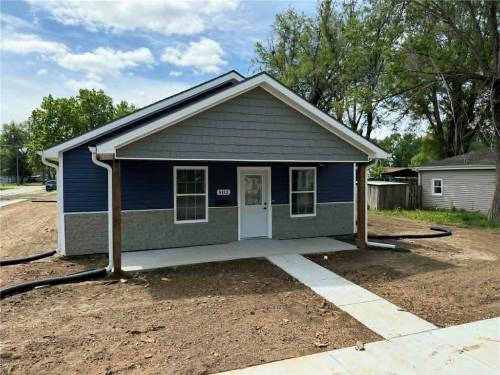 Listing Photo MLS #HMS2617354