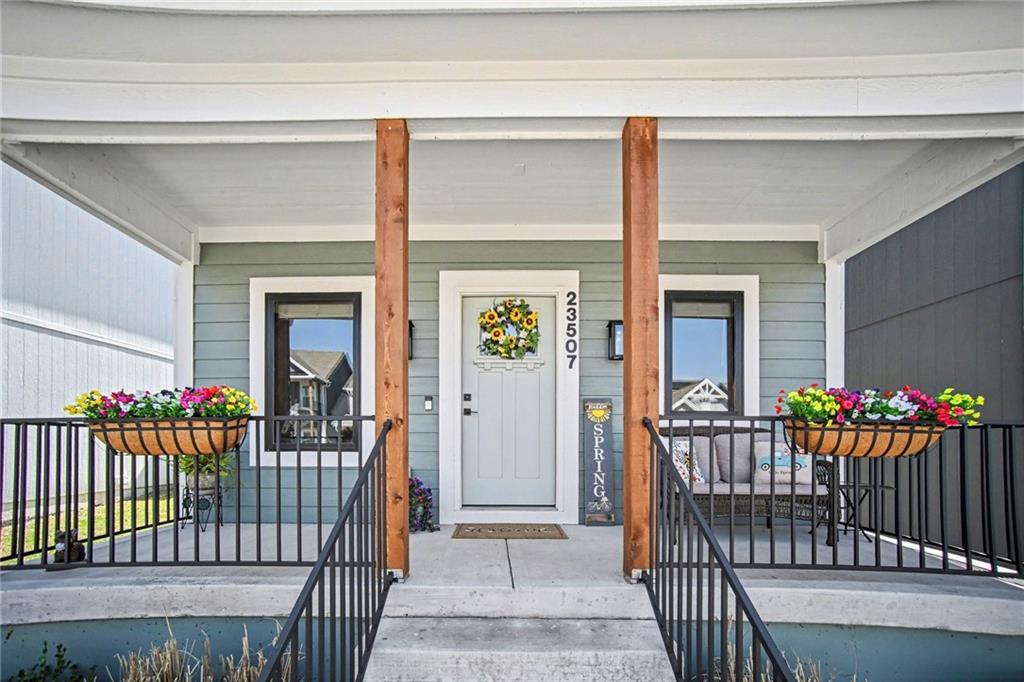 Listing Photo MLS #HMS2617701