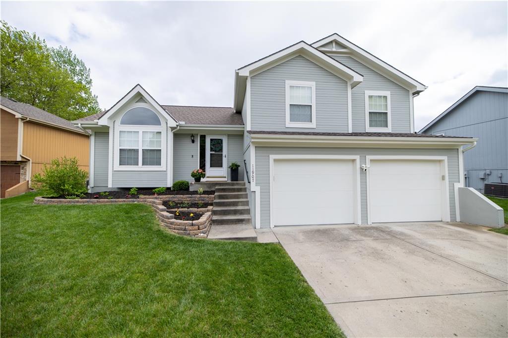 Listing Photo MLS #HMS2618143