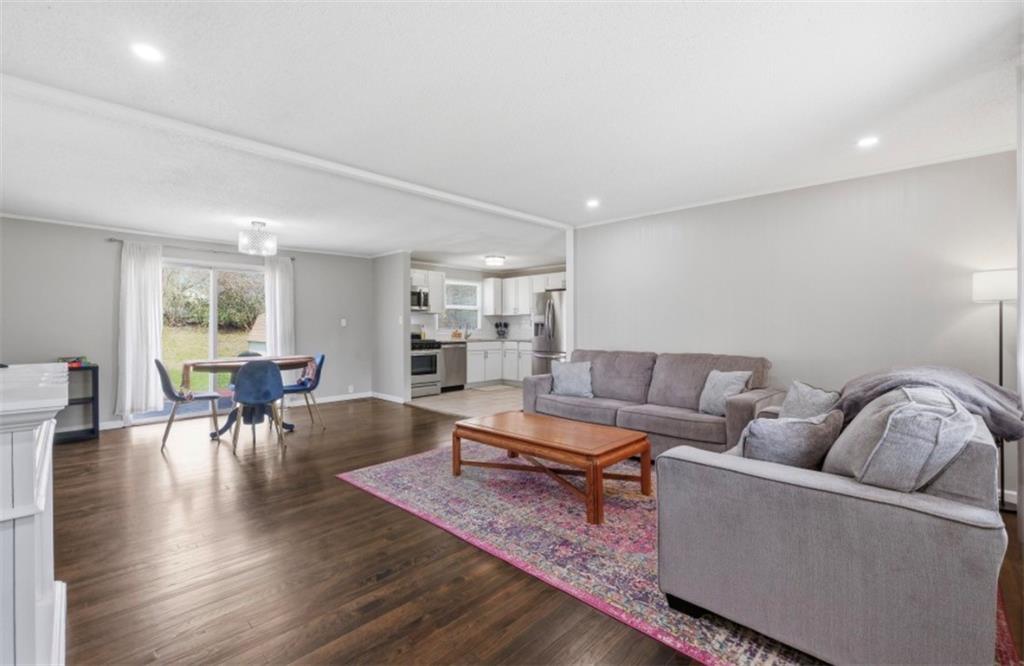 Listing Photo MLS #HMS2618522