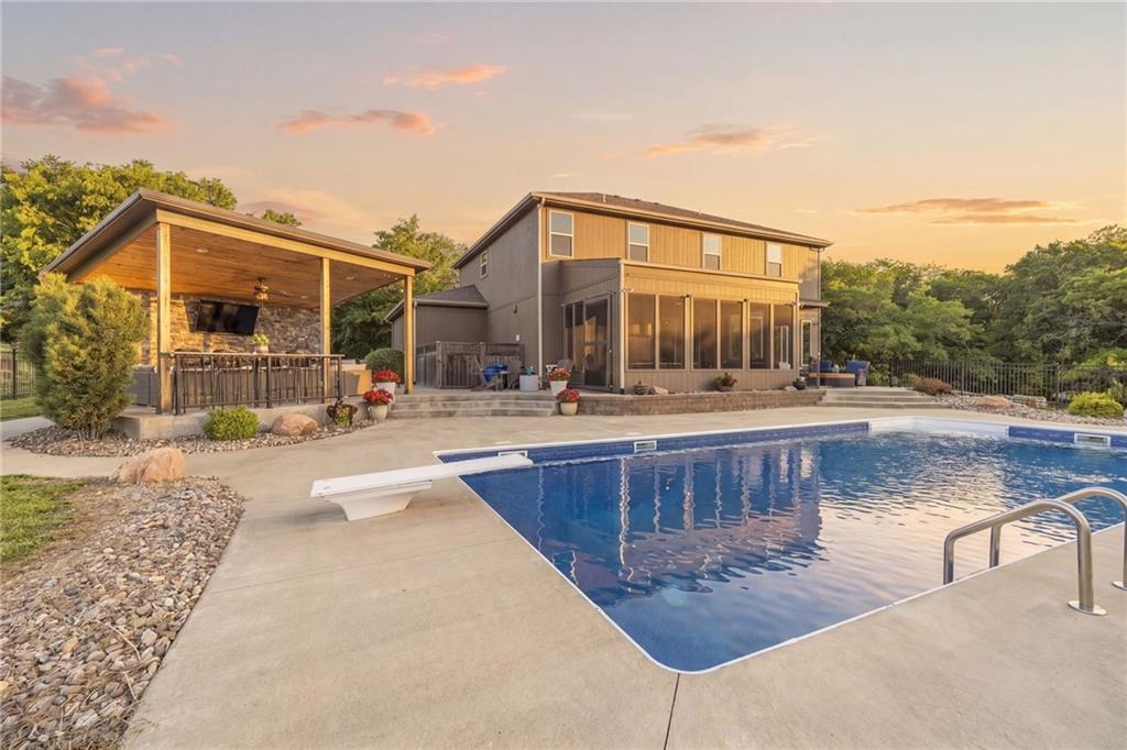 Listing Photo MLS #HMS2621106