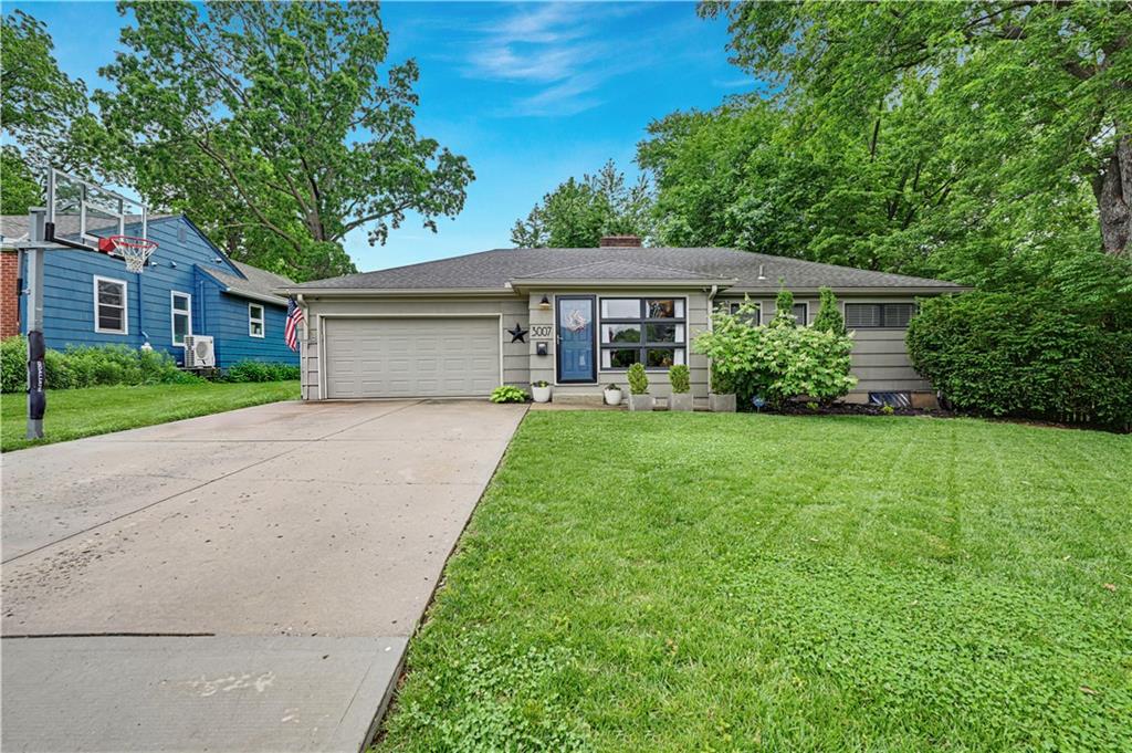 Listing Photo MLS #HMS2621897