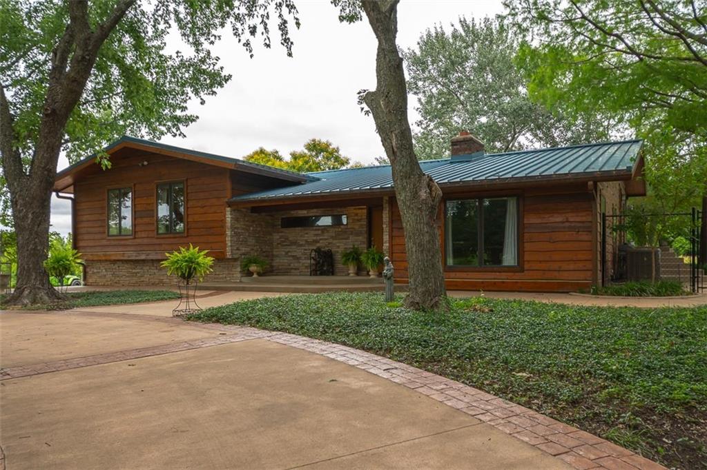 Listing Photo MLS #HMS2626115