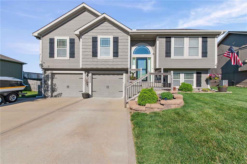 Listing Photo MLS #HMS2626958