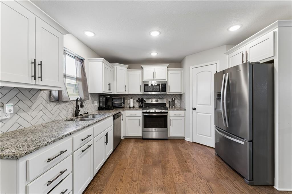 Listing Photo MLS #HMS2627974