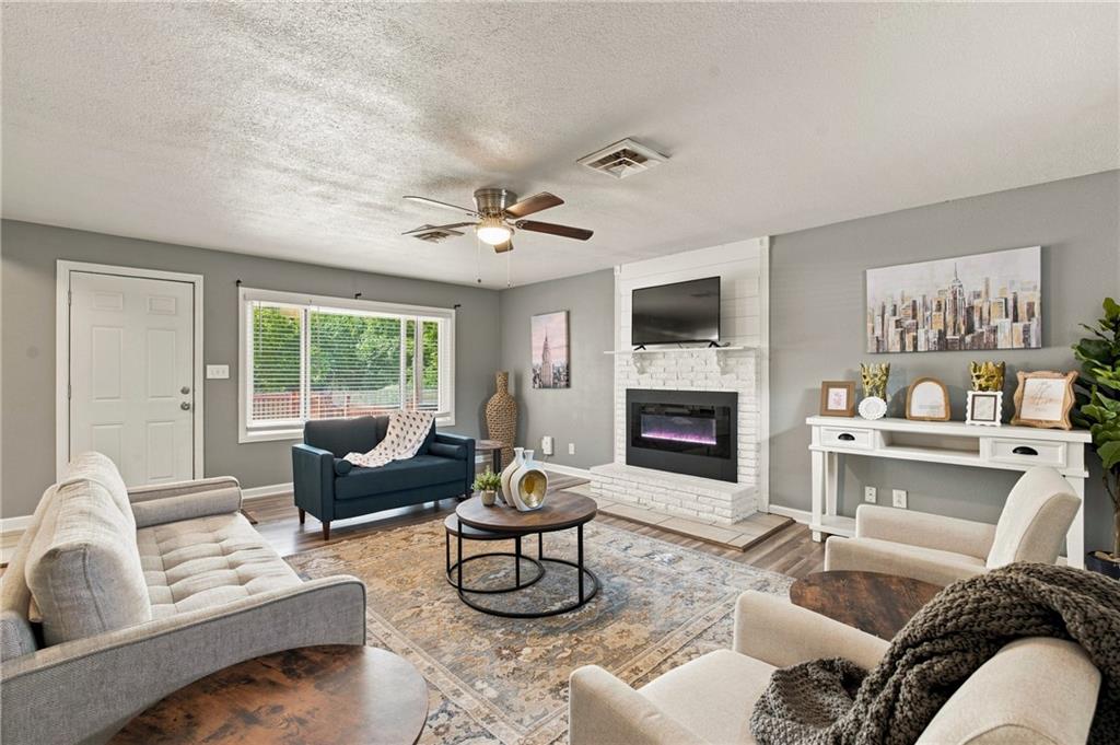 Listing Photo MLS #HMS2630616