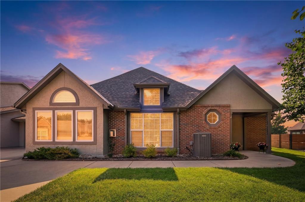 Listing Photo MLS #HMS2631243