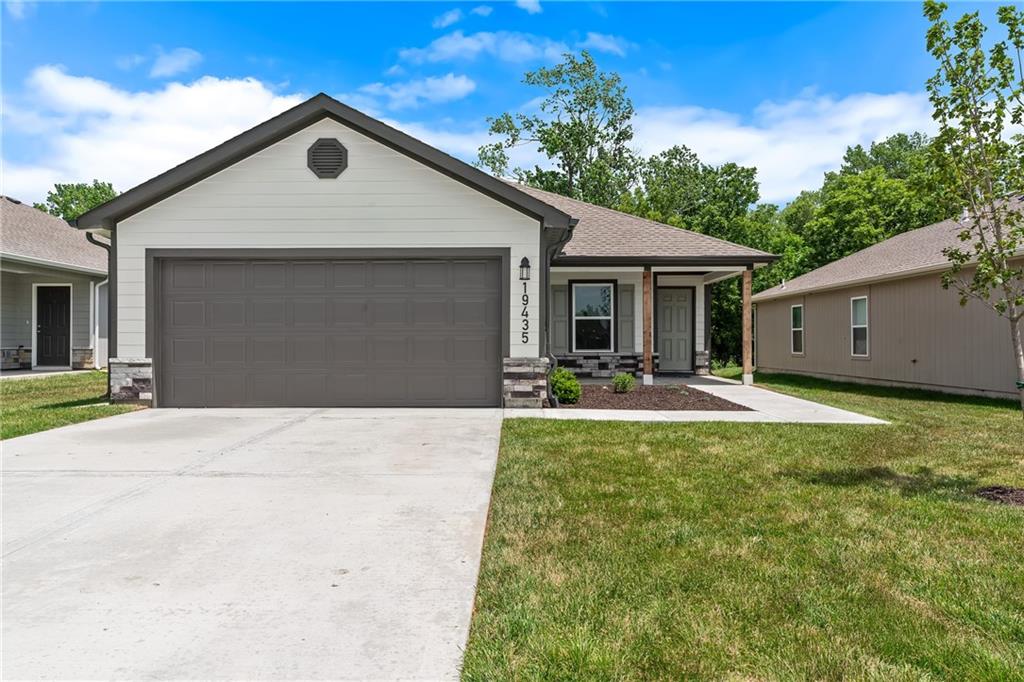 Listing Photo MLS #HMS2632203