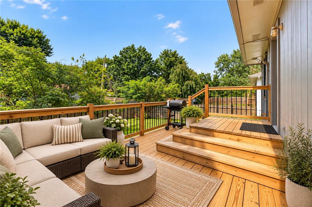 Listing Photo MLS #HMS2632307