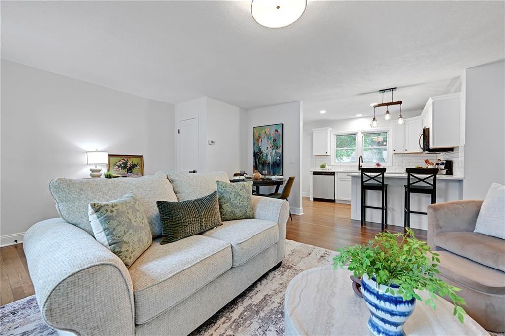 Listing Photo MLS #HMS2633223