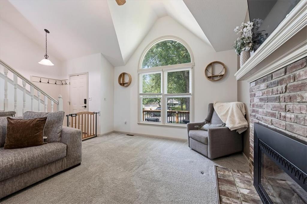 Listing Photo MLS #HMS2633687