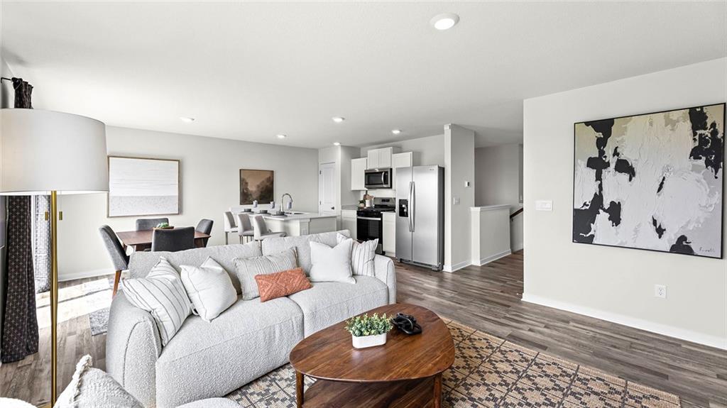 Listing Photo MLS #HMS2634533