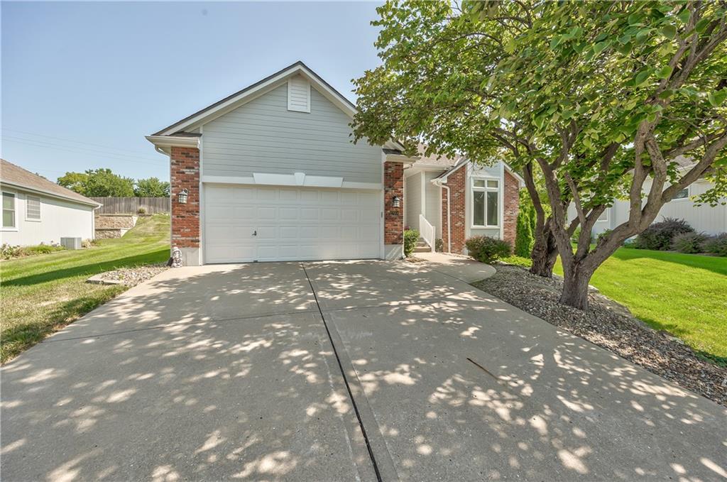 Listing Photo MLS #HMS2636154