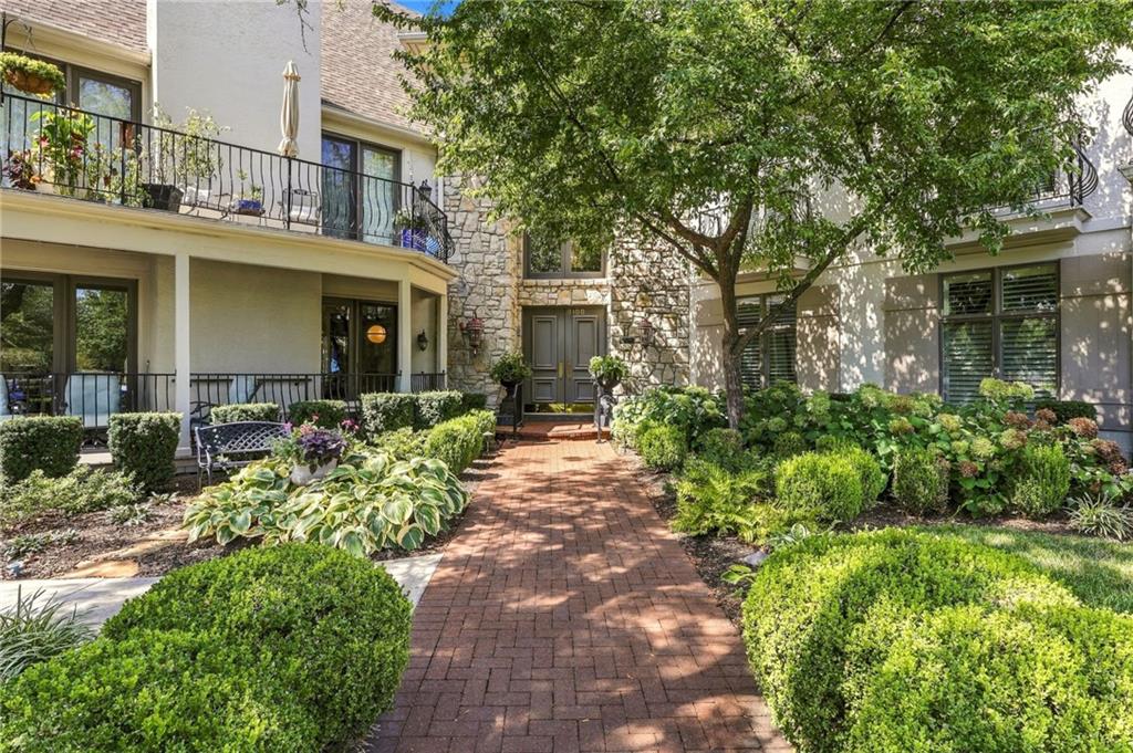 Listing Photo MLS #HMS2637507