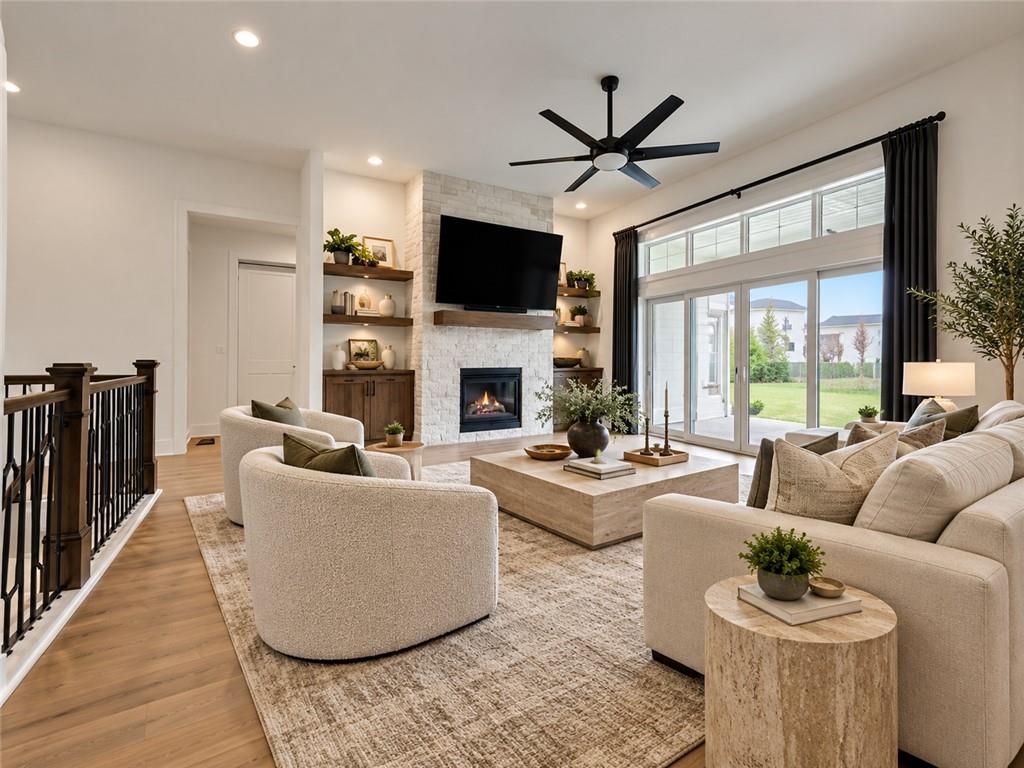 Listing Photo MLS #HMS2637534