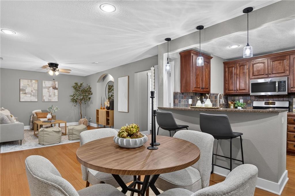 Listing Photo MLS #HMS2637617