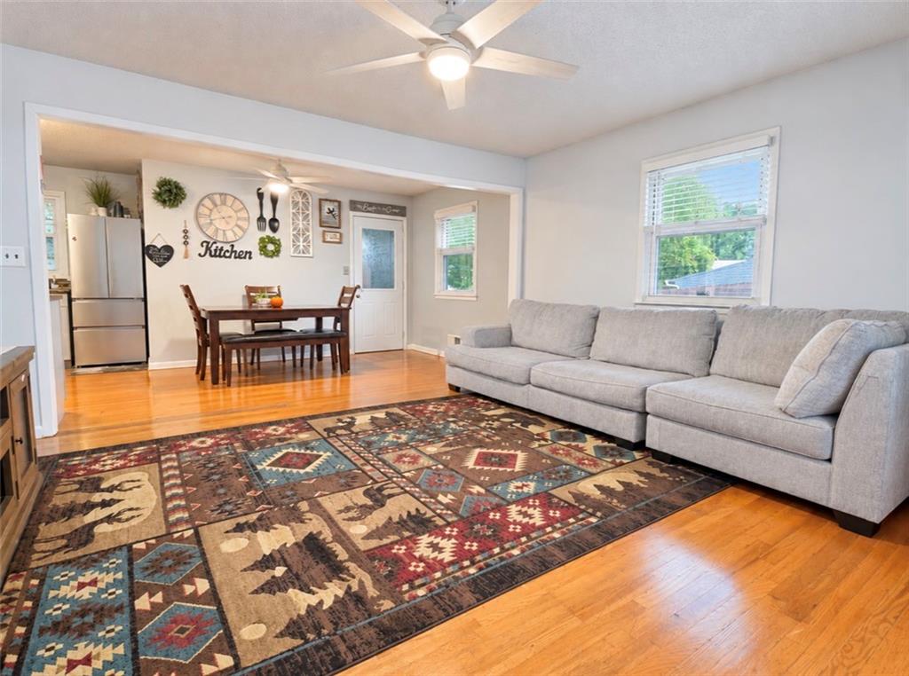Listing Photo MLS #HMS2639529