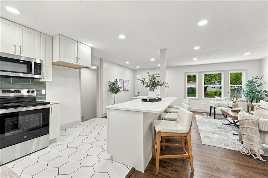 Listing Photo MLS #HMS2641006