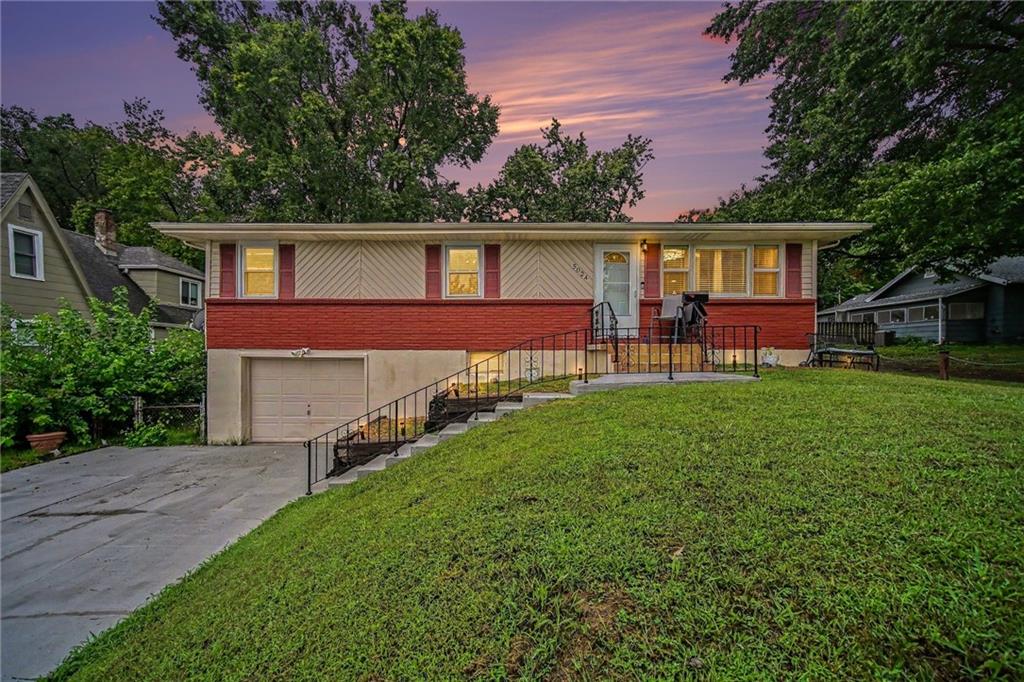 Listing Photo MLS #HMS2641816