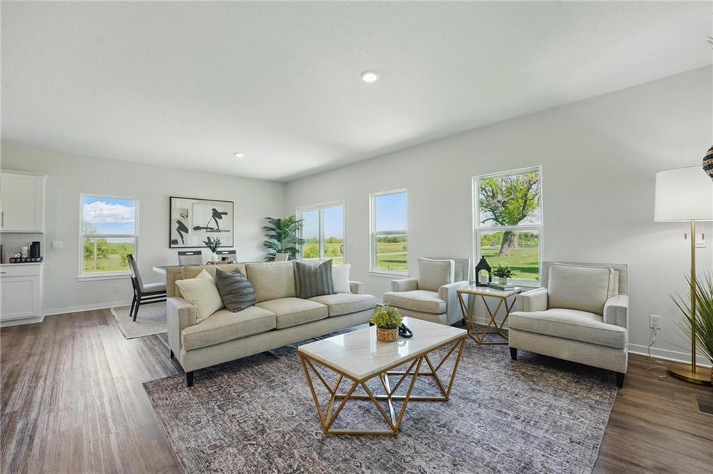 Listing Photo MLS #HMS2642117