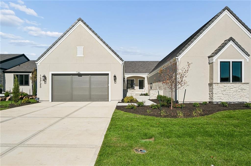 Listing Photo MLS #HMS2645102