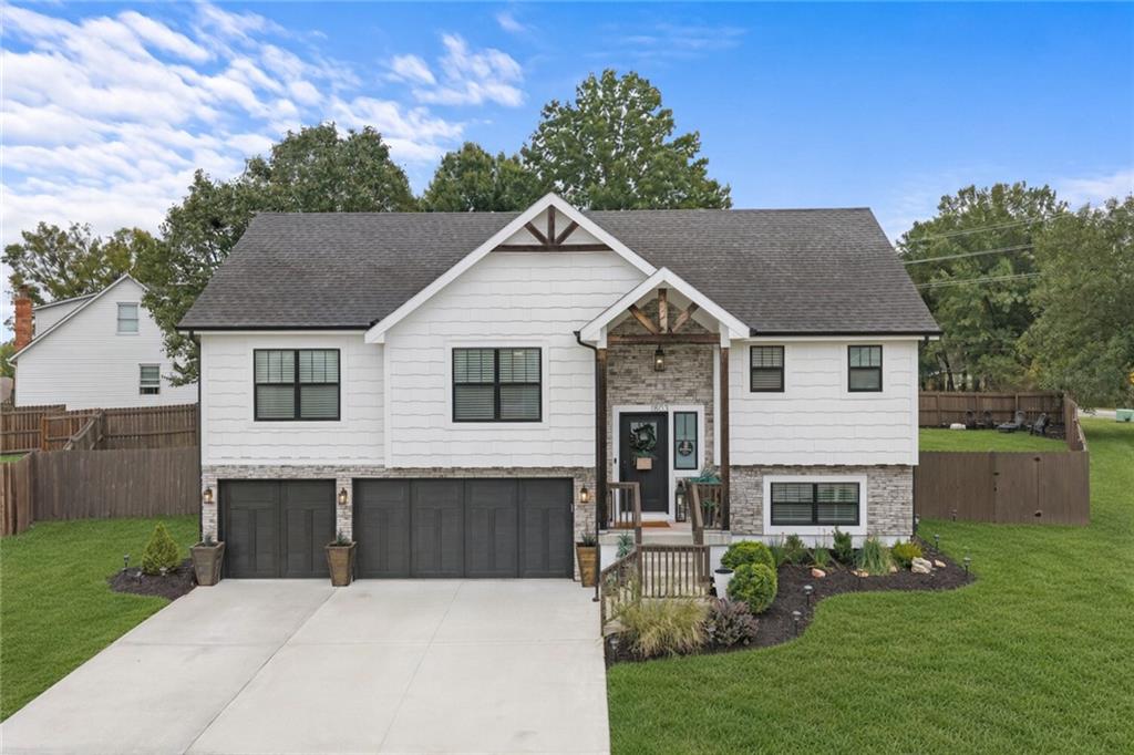 Listing Photo MLS #HMS2646981