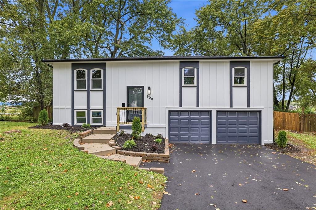 Listing Photo MLS #HMS2647231