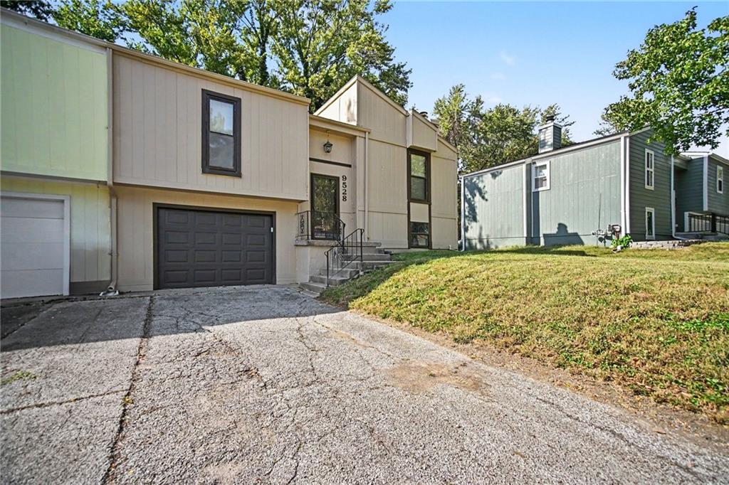 Listing Photo MLS #HMS2647270