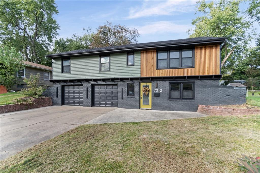 Listing Photo MLS #HMS2647749