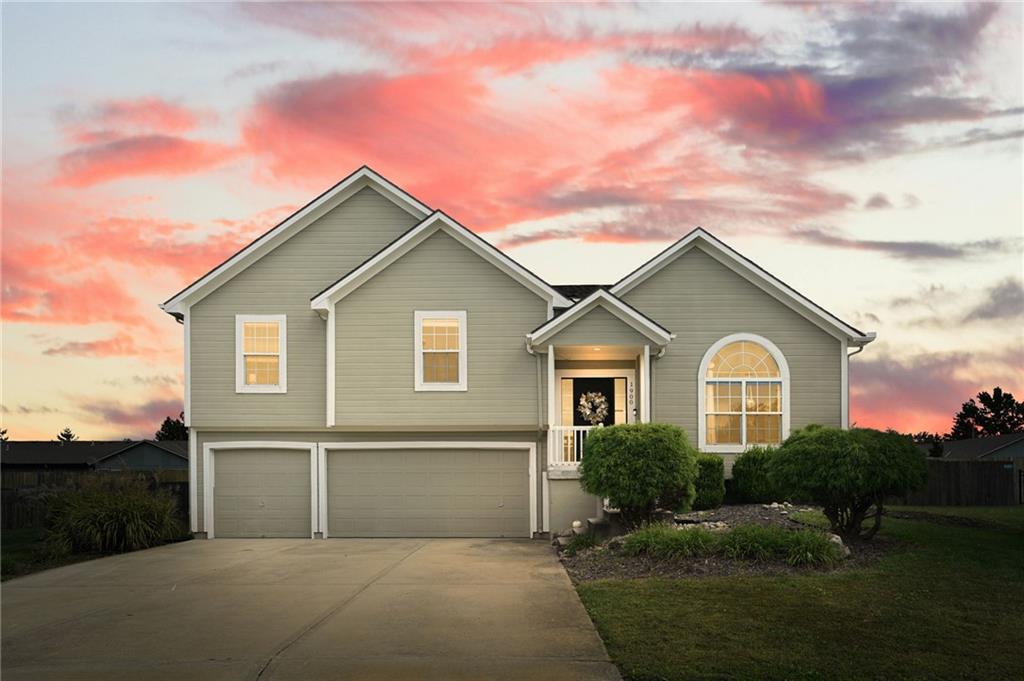 Listing Photo MLS #HMS2647877